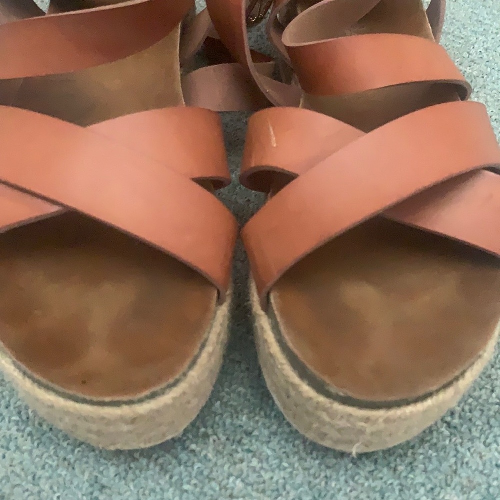 Comfortable platform sandals